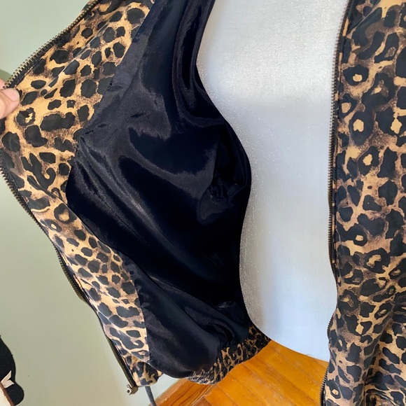 Leopard Jacket ✨ - Picture 7 of 8